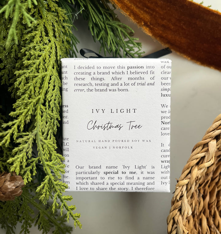 Ivy Light Scented Candle - Christmas Tree