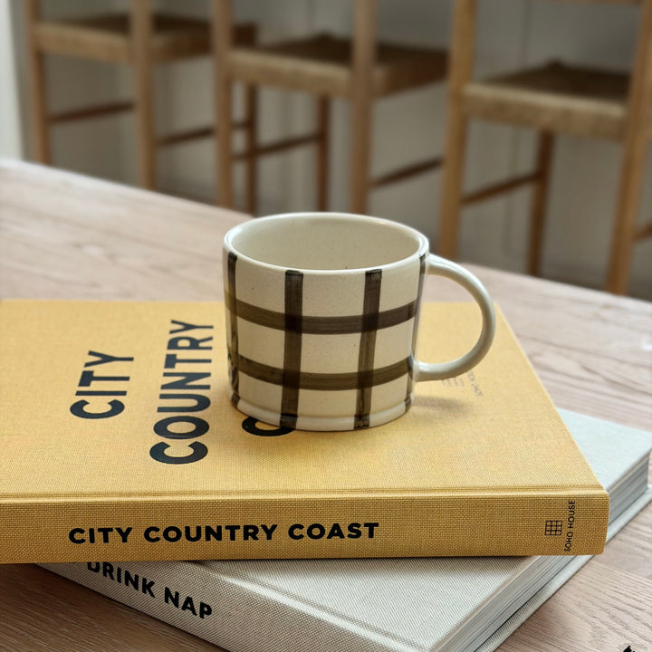 Gingham Check Mug in Pebble Grey