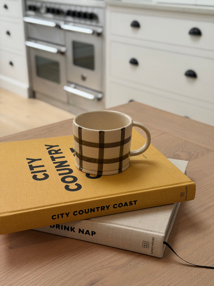 Gingham Check Mug in Pebble Grey
