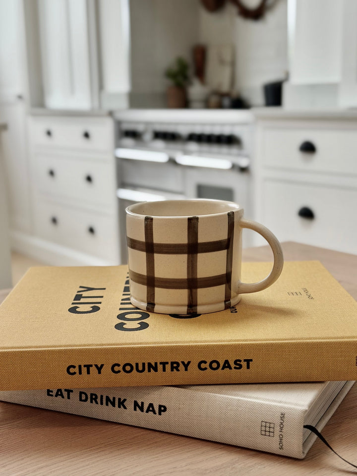 Gingham Check Mug in Pebble Grey