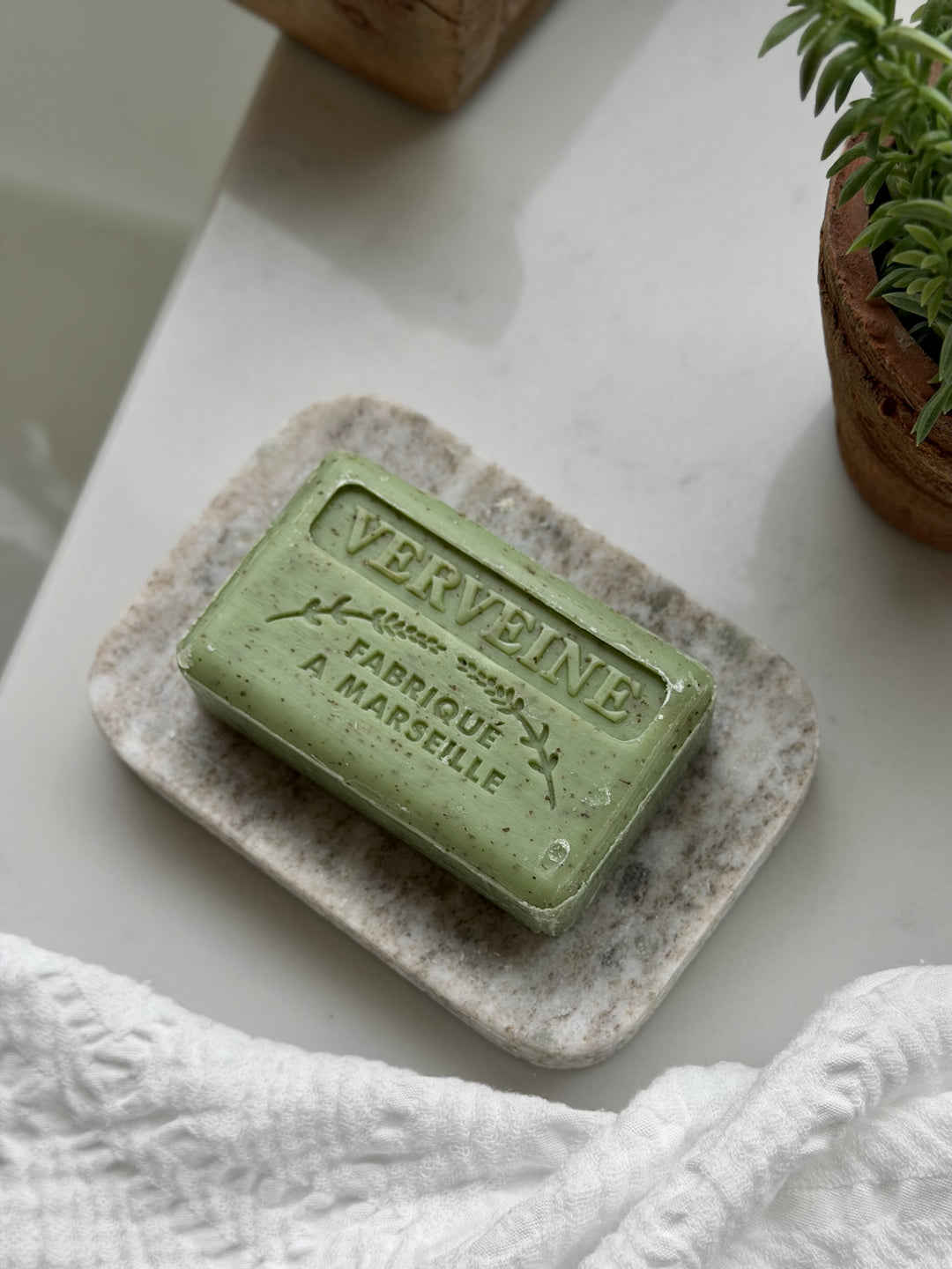 Savon de Marseille - Hand &amp; Body Soap Bar - Crushed Verbena