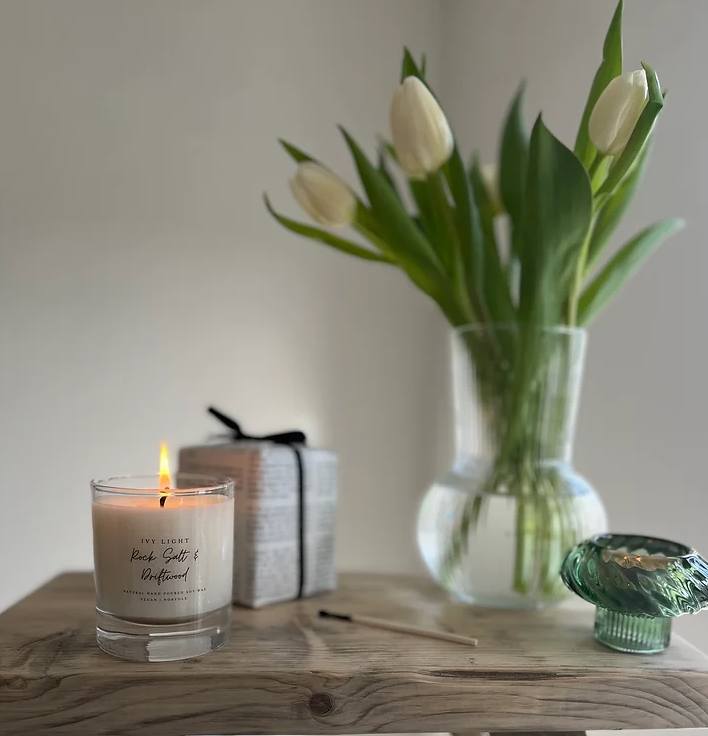 Ivy Light Scented Candle - Rock Salt & Driftwood