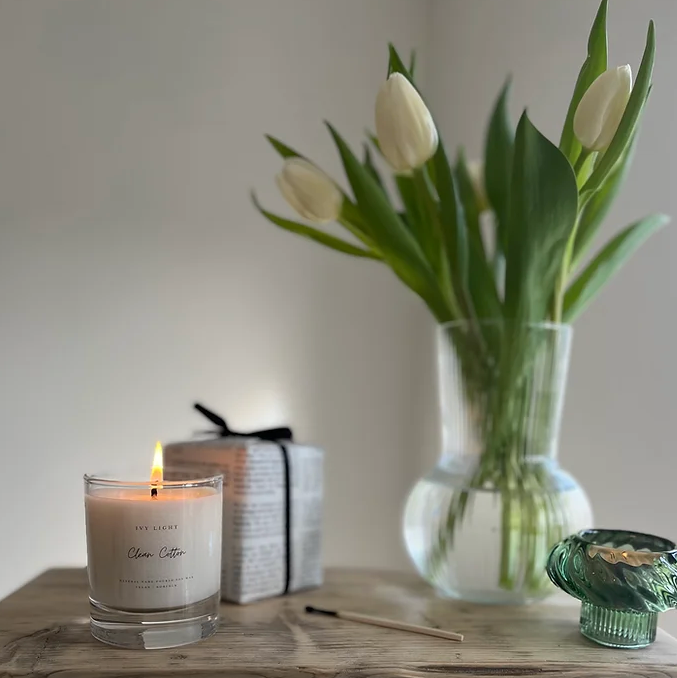 Ivy Light Scented Candle - Clean Cotton