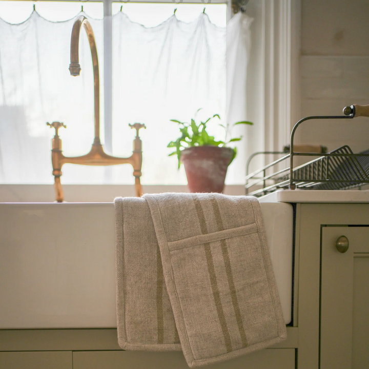 The Timeless Linen Oven Glove - Antique Cream