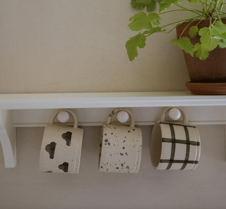 Gingham Check Mug in Pebble Grey