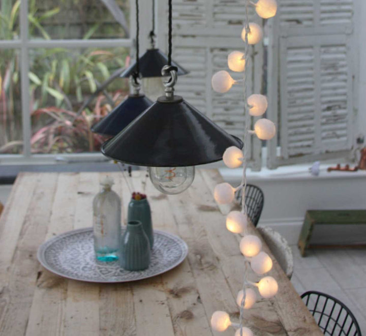 POM POM WHITE LIGHT GARLAND HOMEWARE