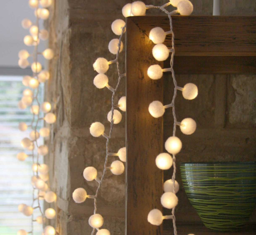 POM POM WHITE LIGHTS