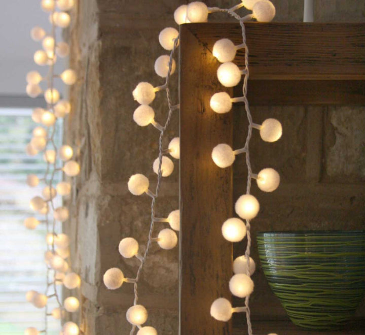 POM POM WHITE LIGHTS